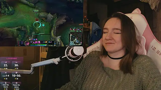 Snapshot of MoonlishSiren chatting on March 30, 2026, 9:27 pm MoonlishSiren online show from March 30, 2026, 9:27 pm