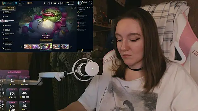 Snapshot of MoonlishSiren chatting on April 14, 2026, 9:20 pm MoonlishSiren online show from April 14, 2026, 9:20 pm