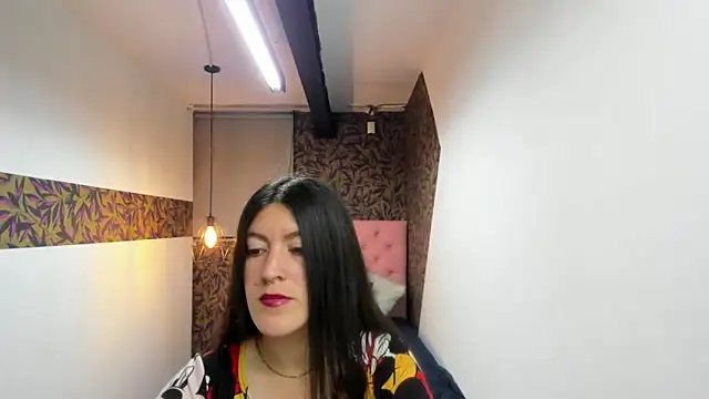 LiaCooper  online show from March 15, 2025, 12:02 pm