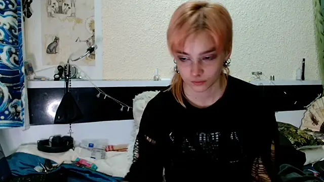 Snapshot of Sophie_Bell chatting on June 7, 2026, 10:26 pm Sophie Bell online show from June 7, 2026, 10:26 pm