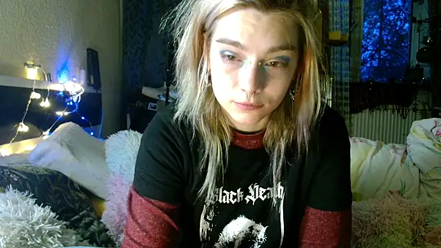 Sophie Bell online show from April 29, 2026, 5:30 pm