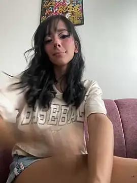 Snapshot of MelodyBliss chatting on April 10, 2026, 9:44 pm MelodyBliss online show from April 10, 2026, 9:44 pm