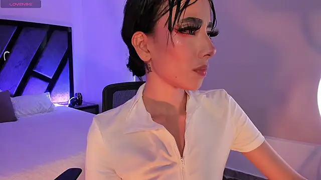 Snapshot of MelodyBliss chatting on April 13, 2026, 9:08 pm MelodyBliss online show from April 13, 2026, 9:08 pm