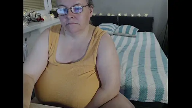 Sweetboobs online show from November 9, 2025, 9:30 pm