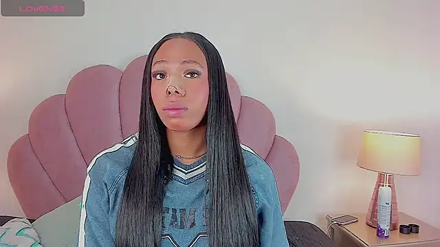 Nicole Paradise online show from October 6, 2025, 12:28 pm