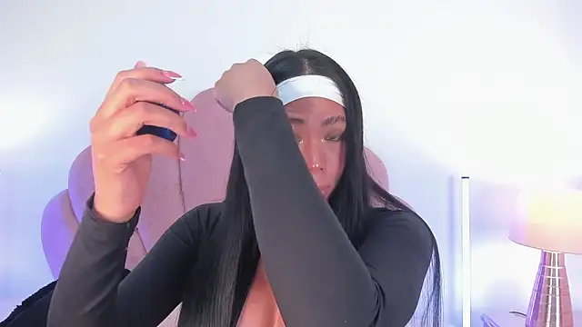 Nicole Paradise online show from December 16, 2025, 12:53 pm