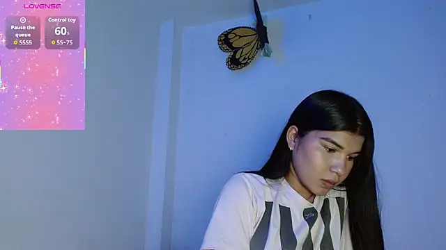 Snapshot of SophiaMeyerst chatting on December 15, 2025, 2:23 pm SophiaMeyerst online show from December 15, 2025, 2:23 pm