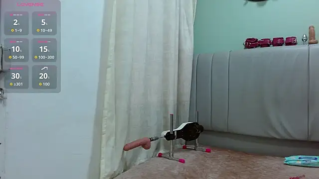 Snapshot of SophiaMeyerst chatting on December 17, 2025, 1:05 pm SophiaMeyerst online show from December 17, 2025, 1:05 pm