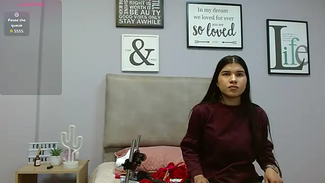 Snapshot of SophiaMeyerst chatting on December 18, 2025, 1:04 pm SophiaMeyerst online show from December 18, 2025, 1:04 pm