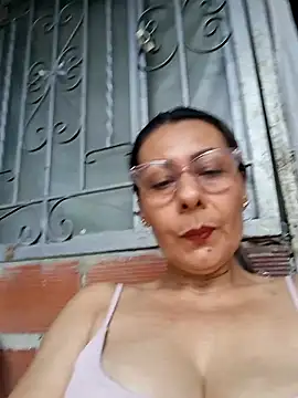 Snapshot of Mia-funny20 chatting on March 19, 2026, 9:15 pm Mia-funny20 online show from March 19, 2026, 9:15 pm