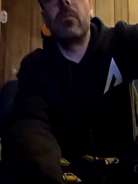 Cashmoney6979 online show from April 11, 2026, 3:47 am
