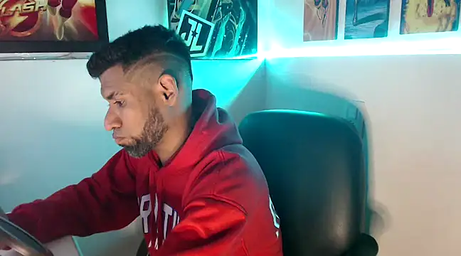 Snapshot of Enriblack92 chatting on December 3, 2024, 12:19 am Enriblack92 online show from December 3, 2024, 12:19 am