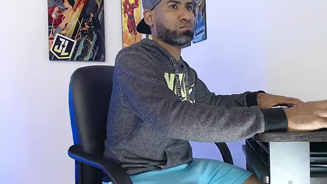 Snapshot of Enriblack92 chatting on January 3, 2025, 6:57 pm Enriblack92 online show from January 3, 2025, 6:57 pm