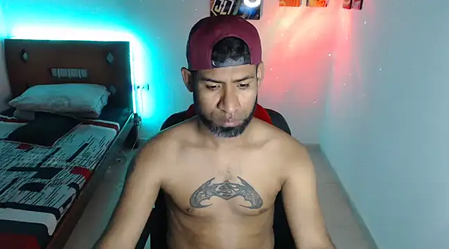 Snapshot of Enriblack92 chatting on December 27, 2024, 6:53 pm Enriblack92 online show from December 27, 2024, 6:53 pm