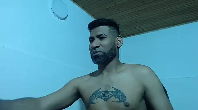 Snapshot of Enriblack92 chatting on December 14, 2024, 10:28 pm Enriblack92 online show from December 14, 2024, 10:28 pm