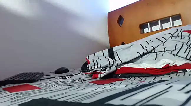 Snapshot of Enriblack92 chatting on December 23, 2024, 2:02 am Enriblack92 online show from December 23, 2024, 2:02 am