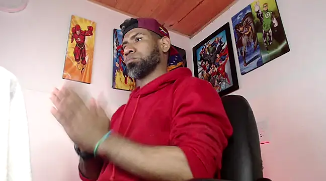 Snapshot of Enriblack92 chatting on December 10, 2024, 6:38 pm Enriblack92 online show from December 10, 2024, 6:38 pm