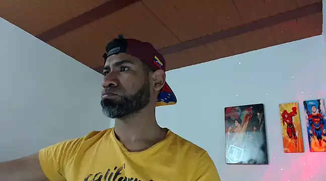 Snapshot of Enriblack92 chatting on December 26, 2024, 2:16 pm Enriblack92 online show from December 26, 2024, 2:16 pm