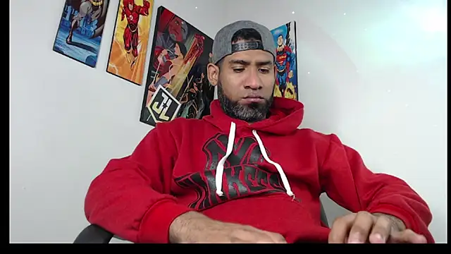 Snapshot of Enriblack92 chatting on February 12, 2025, 12:37 am Enriblack92 online show from February 12, 2025, 12:37 am