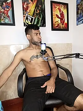 Snapshot of Enriblack92 chatting on November 5, 2025, 4:37 am Enriblack92 online show from November 5, 2025, 4:37 am