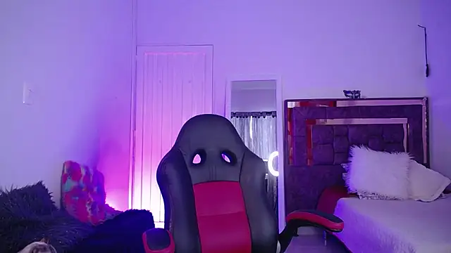 alejandrafitt online show from October 21, 2025, 9:03 pm