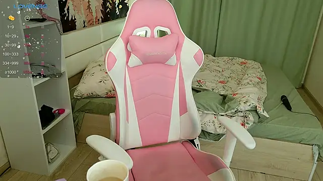 LexieLoree online show from September 30, 2025, 3:01 am