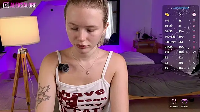 LexieLoree online show from September 10, 2025, 8:24 am