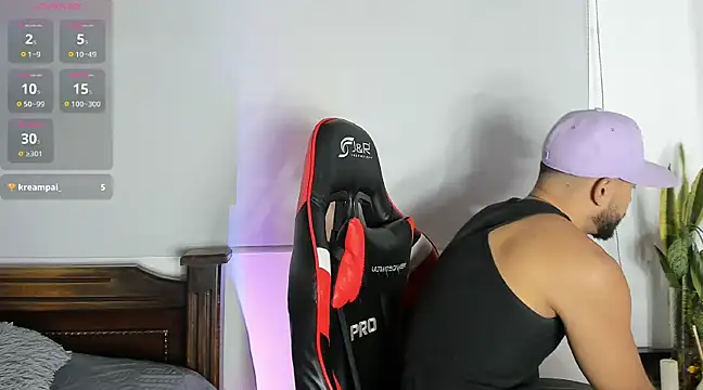 sanjuan01 online show from December 11, 2024, 8:07 pm