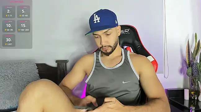 sanjuan01 online show from December 25, 2024, 7:56 pm