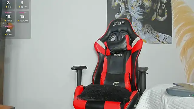 sanjuan01 online show from September 14, 2025, 11:49 pm