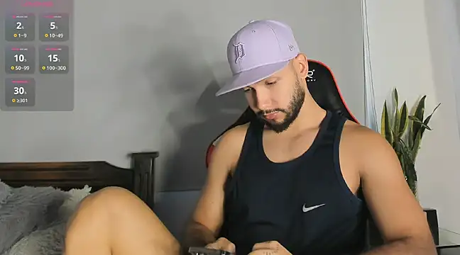 sanjuan01 online show from December 13, 2024, 6:05 pm