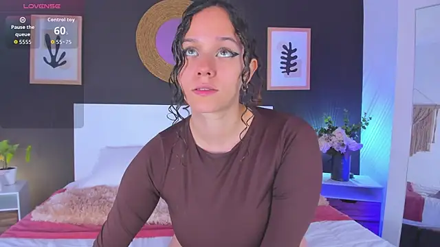 VioletPaket online show from May 19, 2026, 11:39 am