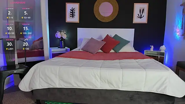 Snapshot of VioletPaket chatting on April 9, 2026, 11:38 am VioletPaket online show from April 9, 2026, 11:38 am