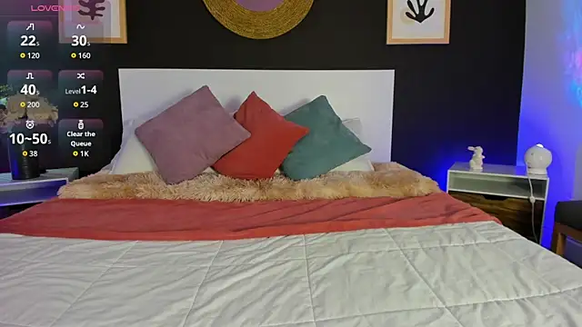 Snapshot of VioletPaket chatting on April 10, 2026, 11:39 am VioletPaket online show from April 10, 2026, 11:39 am