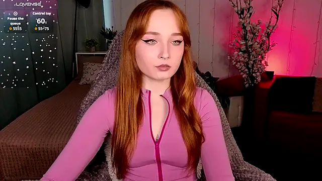 Emma Chery online show from September 21, 2025, 1:38 pm