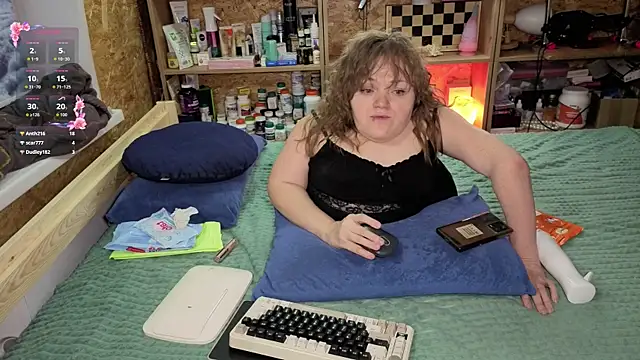 MiniNatalie online show from December 14, 2025, 4:23 pm