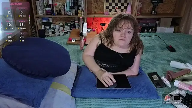 MiniNatalie online show from November 9, 2025, 3:21 am