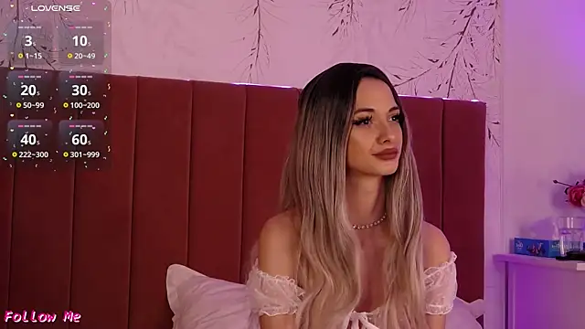 Snapshot of PinkySparks chatting on February 8, 2026, 5:43 pm PinkySparks online show from February 8, 2026, 5:43 pm