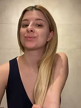 Snapshot of Mia-Minou chatting on February 20, 2025, 4:36 pm Mia-Minou online show from February 20, 2025, 4:36 pm