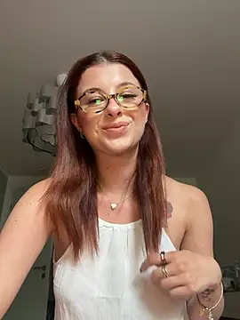 Snapshot of Mia-Minou chatting on July 2, 2026, 1:06 pm Mia-Minou online show from July 2, 2026, 1:06 pm