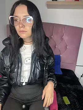 Snapshot of Isabella_21x chatting on February 24, 2025, 12:37 pm Isabella 21x online show from February 24, 2025, 12:37 pm