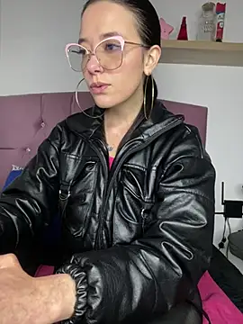 Snapshot of Isabella_21x chatting on March 11, 2025, 12:28 pm Isabella 21x online show from March 11, 2025, 12:28 pm