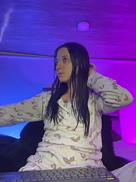 Snapshot of Isabella_21x chatting on April 17, 2026, 12:30 pm Isabella 21x online show from April 17, 2026, 12:30 pm