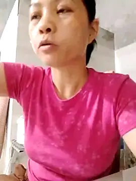 Snapshot of Aninyin22 chatting on April 13, 2026, 12:14 am Aninyin22 online show from April 13, 2026, 12:14 am