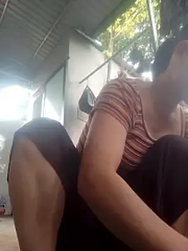 Snapshot of Aninyin22 chatting on April 15, 2026, 2:17 am Aninyin22 online show from April 15, 2026, 2:17 am