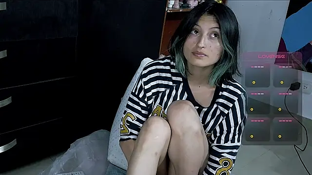Camila---torres online show from May 18, 2026, 3:17 am