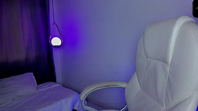 mia nevaeh online show from February 7, 2026, 8:28 pm