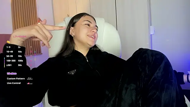 Snapshot of mia_nevaeh chatting on June 29, 2026, 8:19 pm mia nevaeh online show from June 29, 2026, 8:19 pm