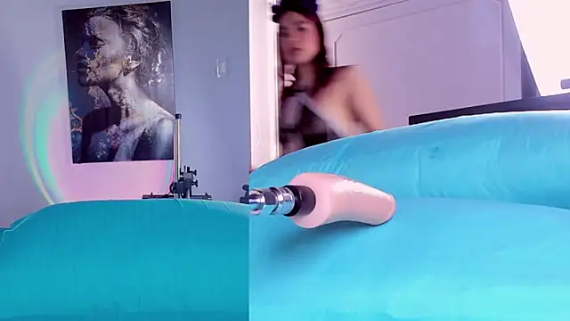 Saskia  Summer online show from October 12, 2025, 2:07 pm