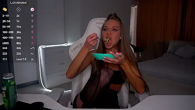 Snapshot of Evelinka chatting on February 5, 2026, 10:11 am Evelinka online show from February 5, 2026, 10:11 am